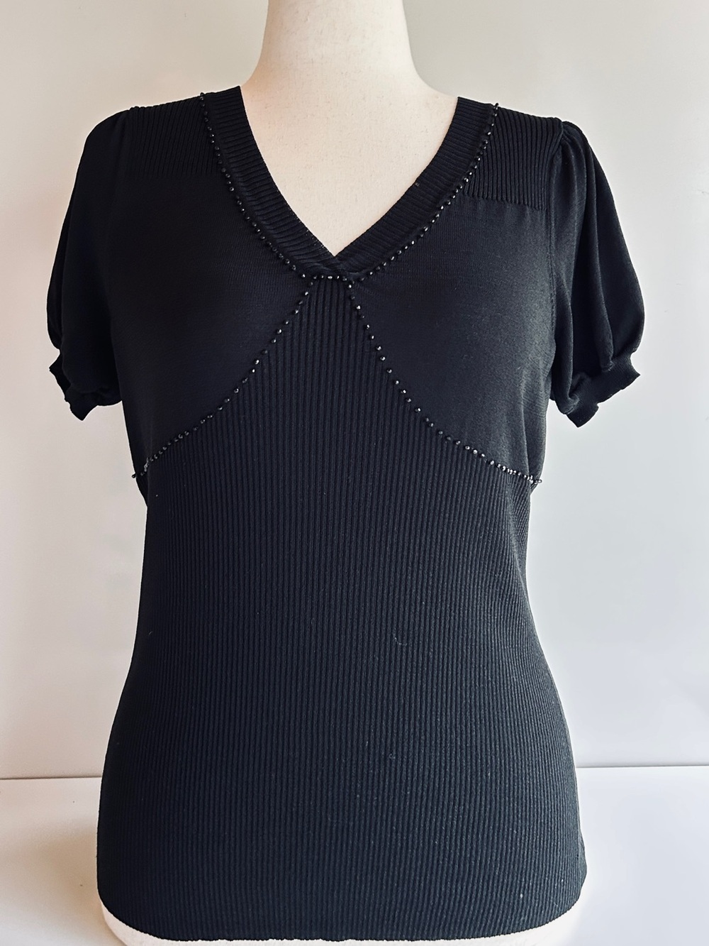 Black Ribbed V-Neck Puff Sleeve Top Size L